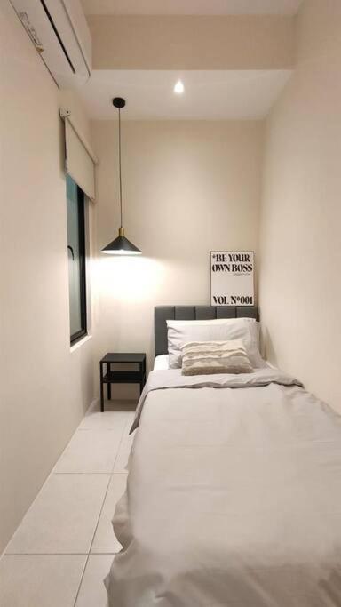 Apartment Sky Heaven Design 3 Pax, 5 Min To Desapark Kuala Lumpur
